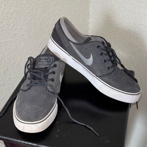 Nike Stefan Janoski Dark Gray Sneakers